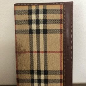 Burberry planner holder